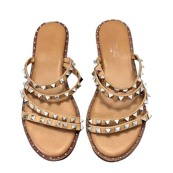 Cushionaire Tonya Studded Strappy‎ Flat Sandals Women’s 7.5 Beige Vegan Leather - Picture 2 of 10